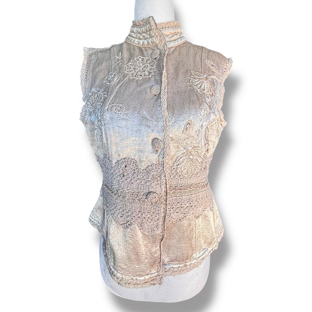 Vintage Flashback Embroidered Floral Crochet Vest Boho Prairie Cottage Medium